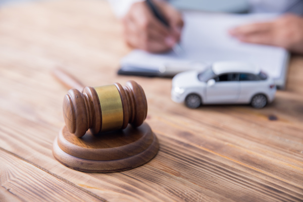 5 Key Factors to Consider When Hiring a Car Accident Lawyer